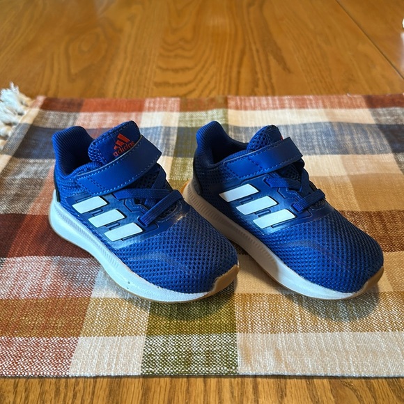 6k adidas toddler sneakers - Picture 1 of 4